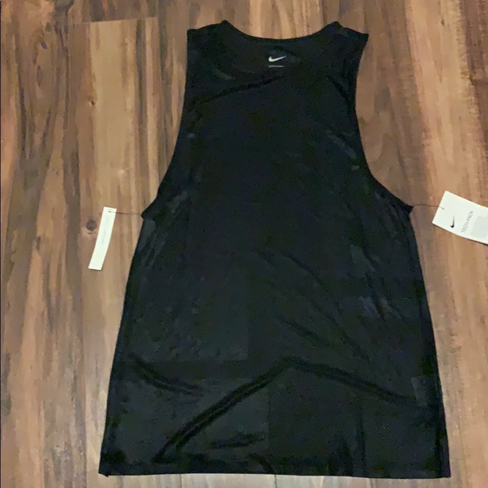 Mesh tank